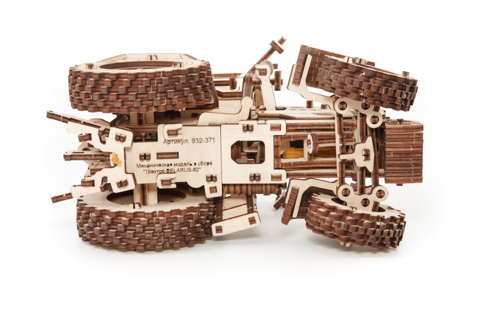 Конструктор деревянный 3D EWA Трактор Беларус 82