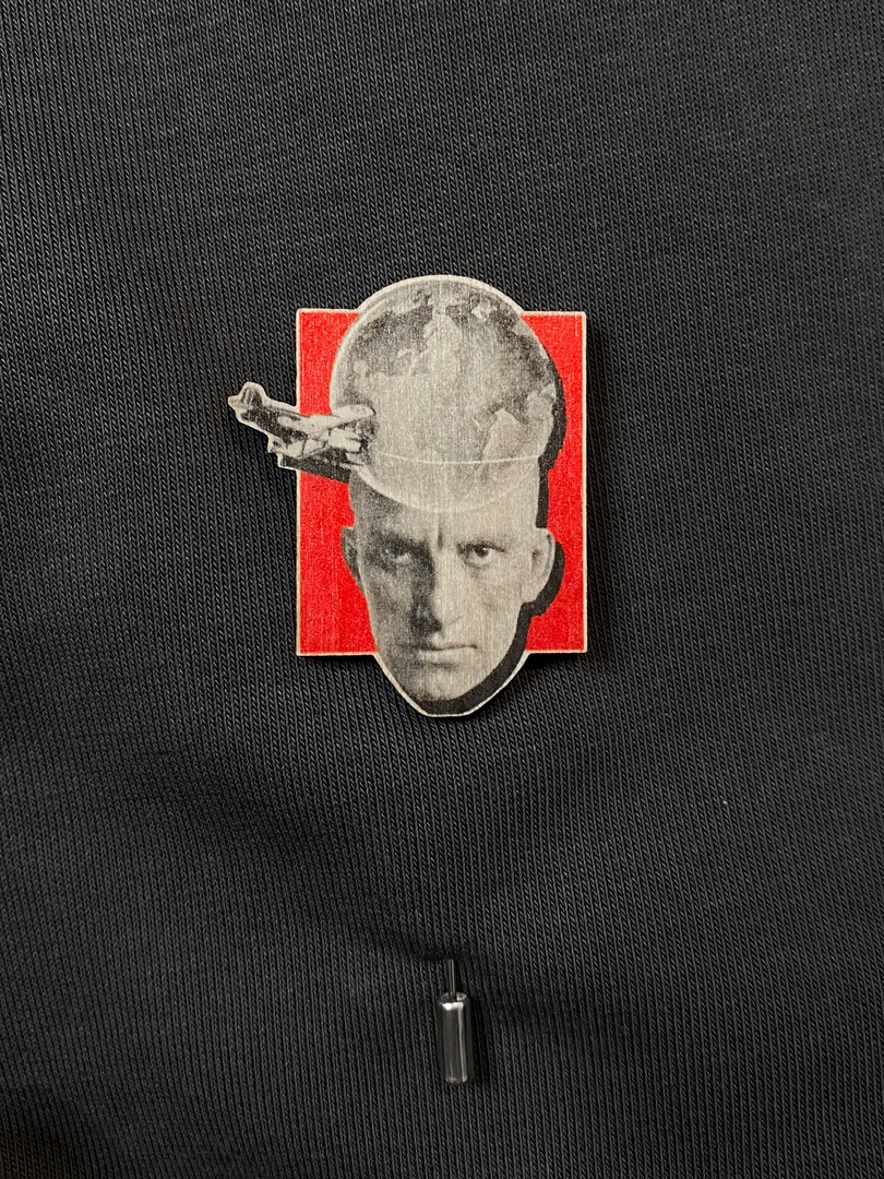 Брошь Родченко. Маяковский. Самолеты