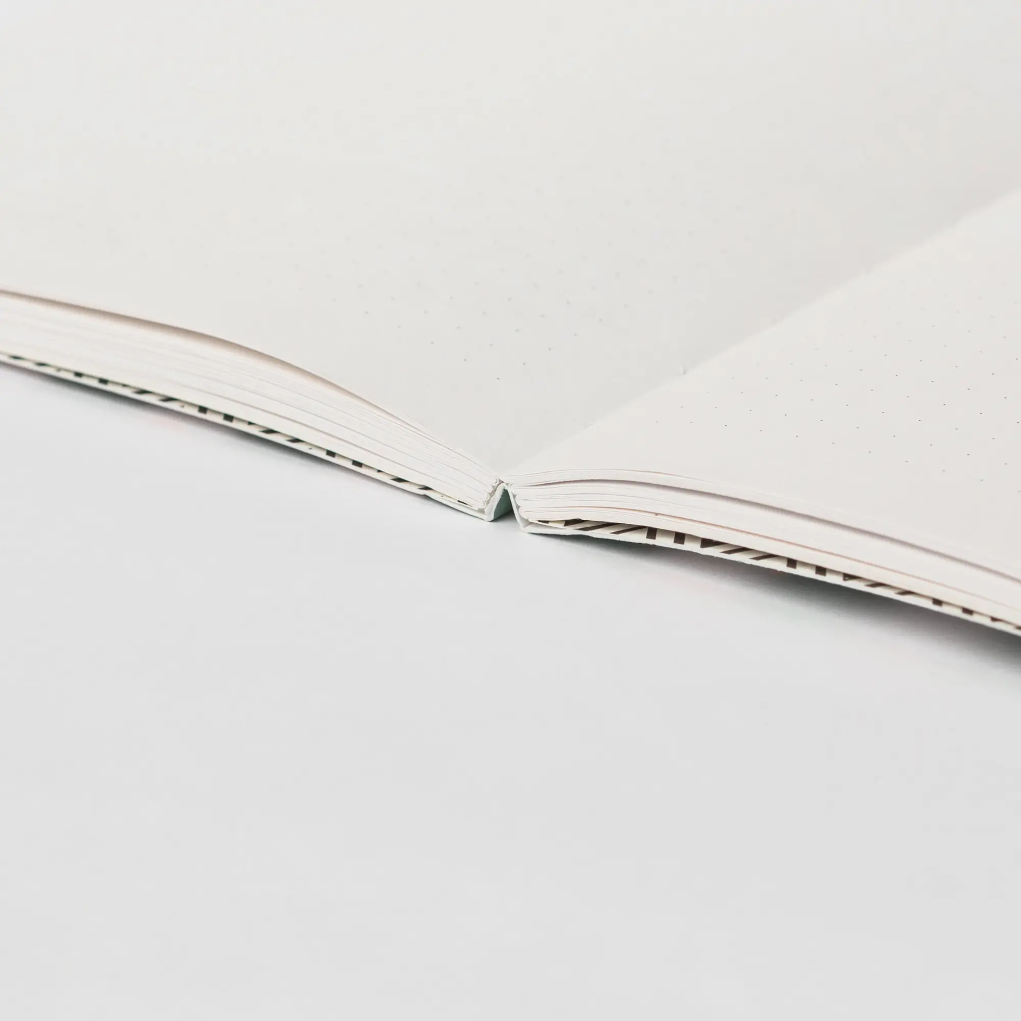 Блокнот А5 Unique tomato (в точку)