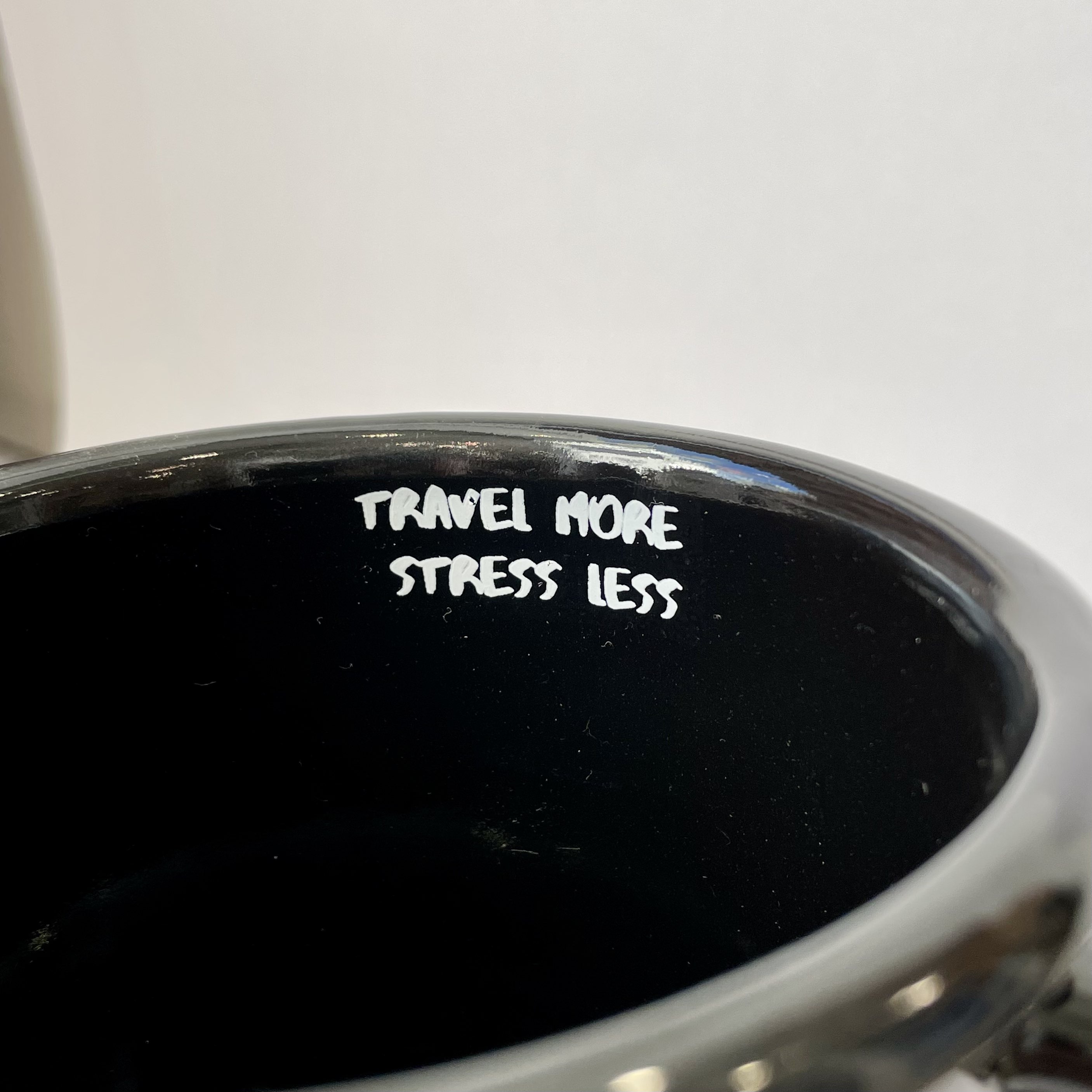 Эмалированная кружка Travel more, less stress (без оплетки)