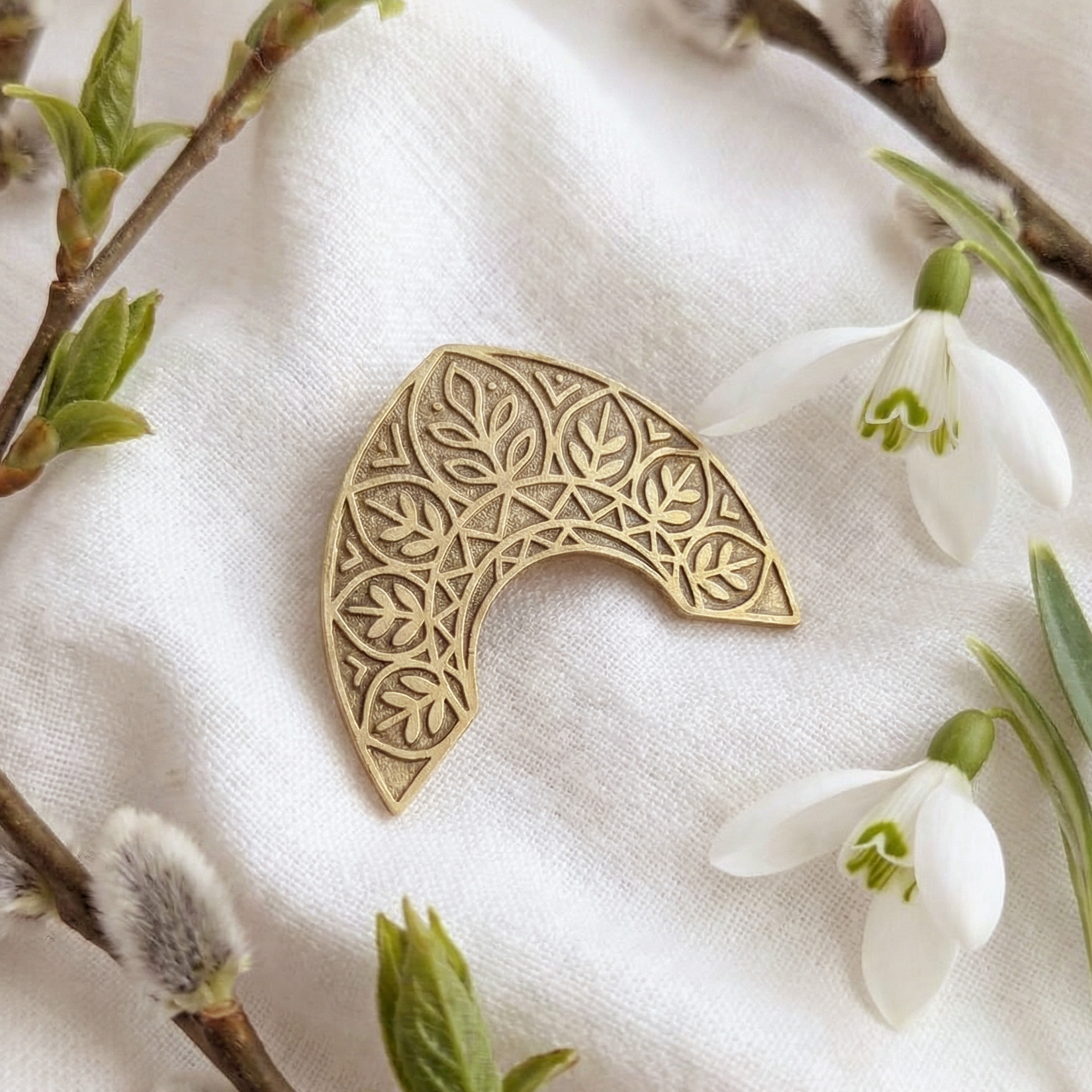 Брошь Кокошник Поле (золотистый)