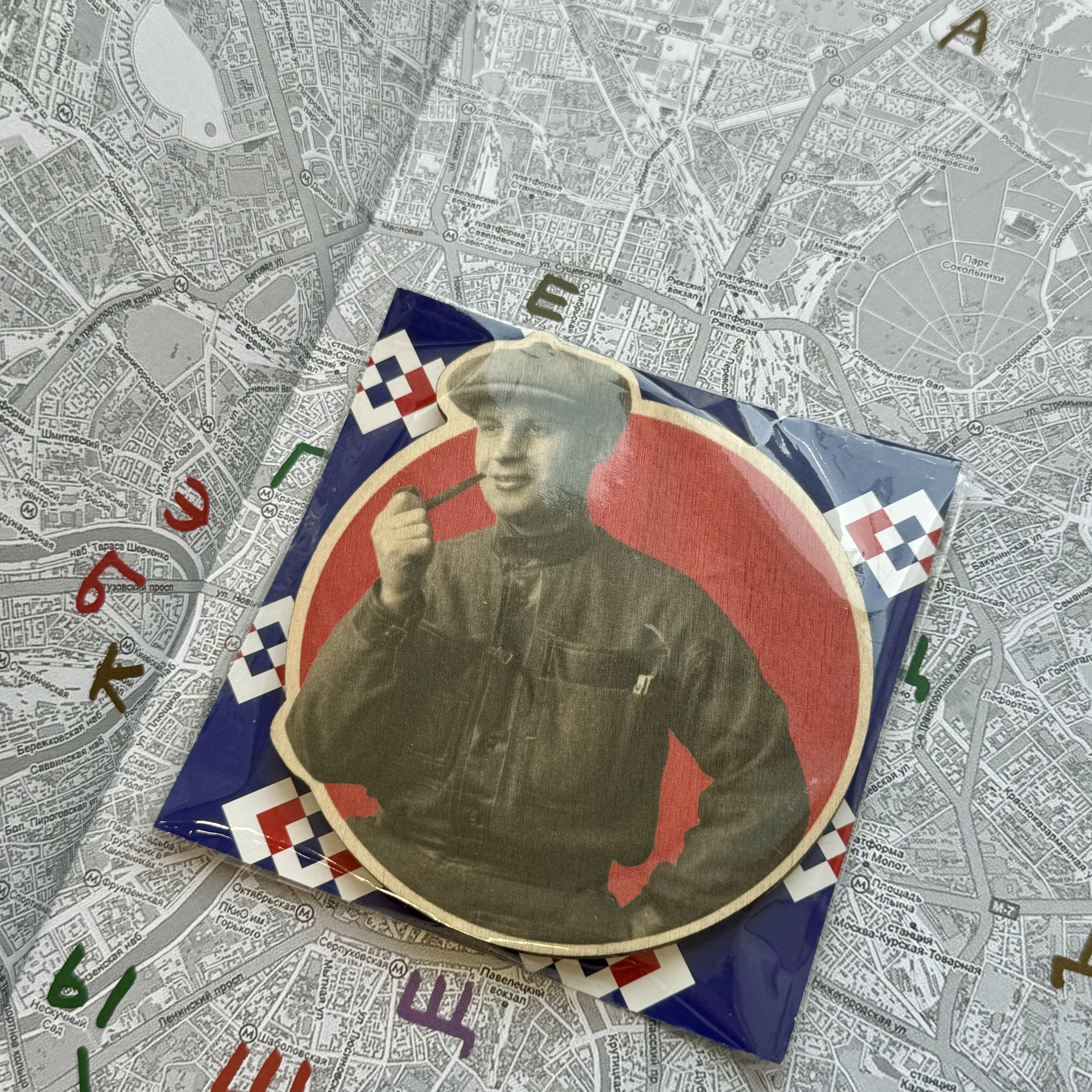 Магнит Родченко с трубкой