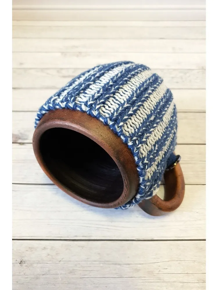 Вязаная кружка с ручкой Лаванда