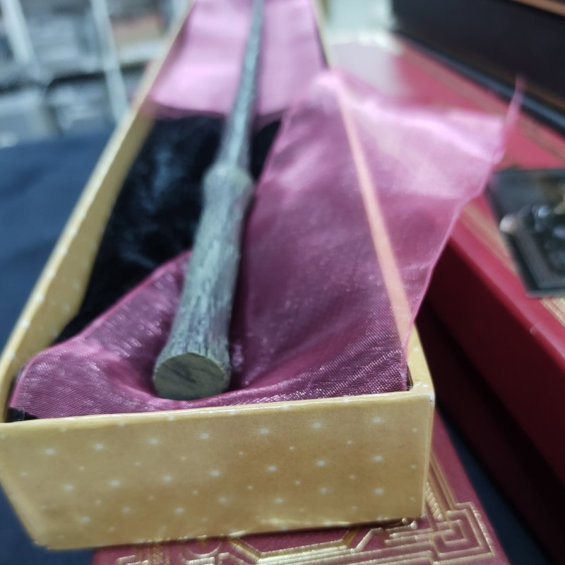 Коллекционная волшебная палочка Беллатрисы Лестрейндж (37 см) 38295
