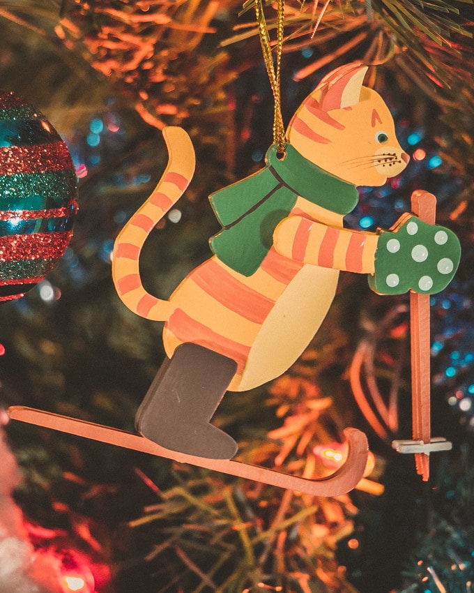 Елочная игрушка Кошка на лыжах 370-1