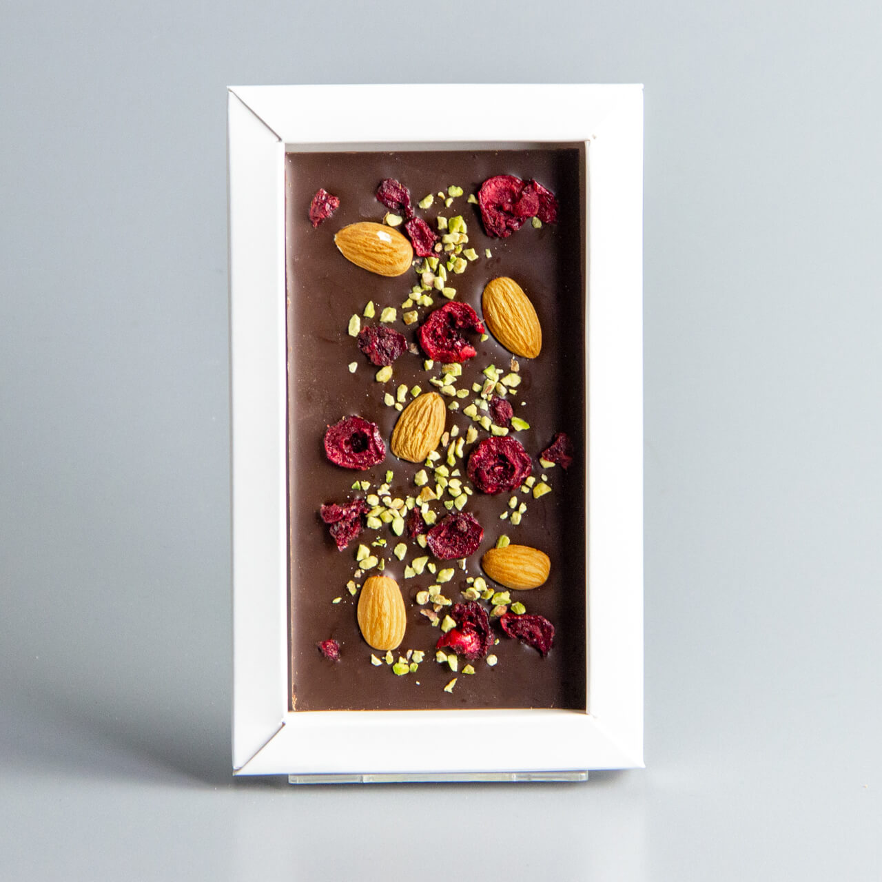 Тёмный шоколад с вишней, фисташками и миндалём НГ14