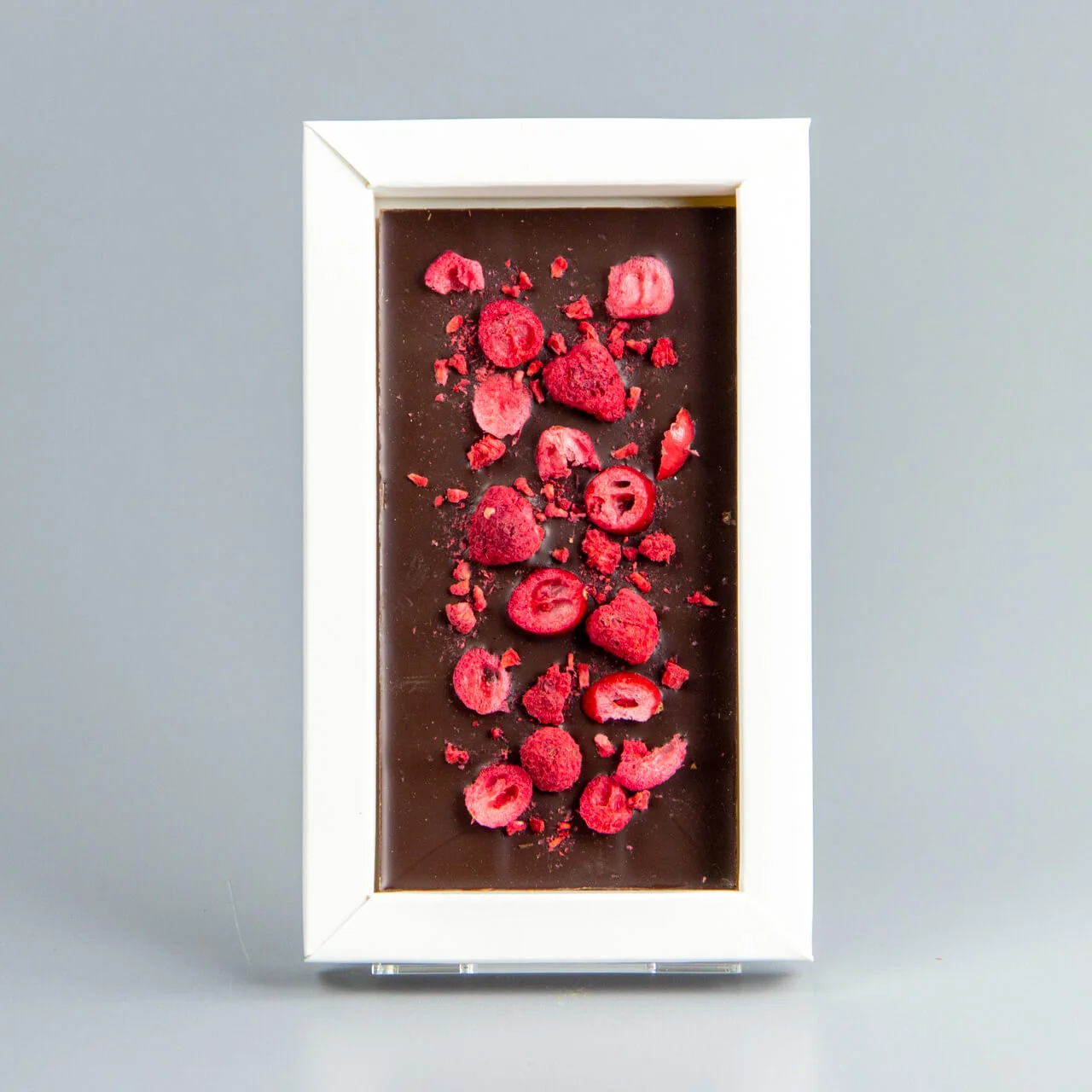 Тёмный шоколад с малиной и клюквой НГ21