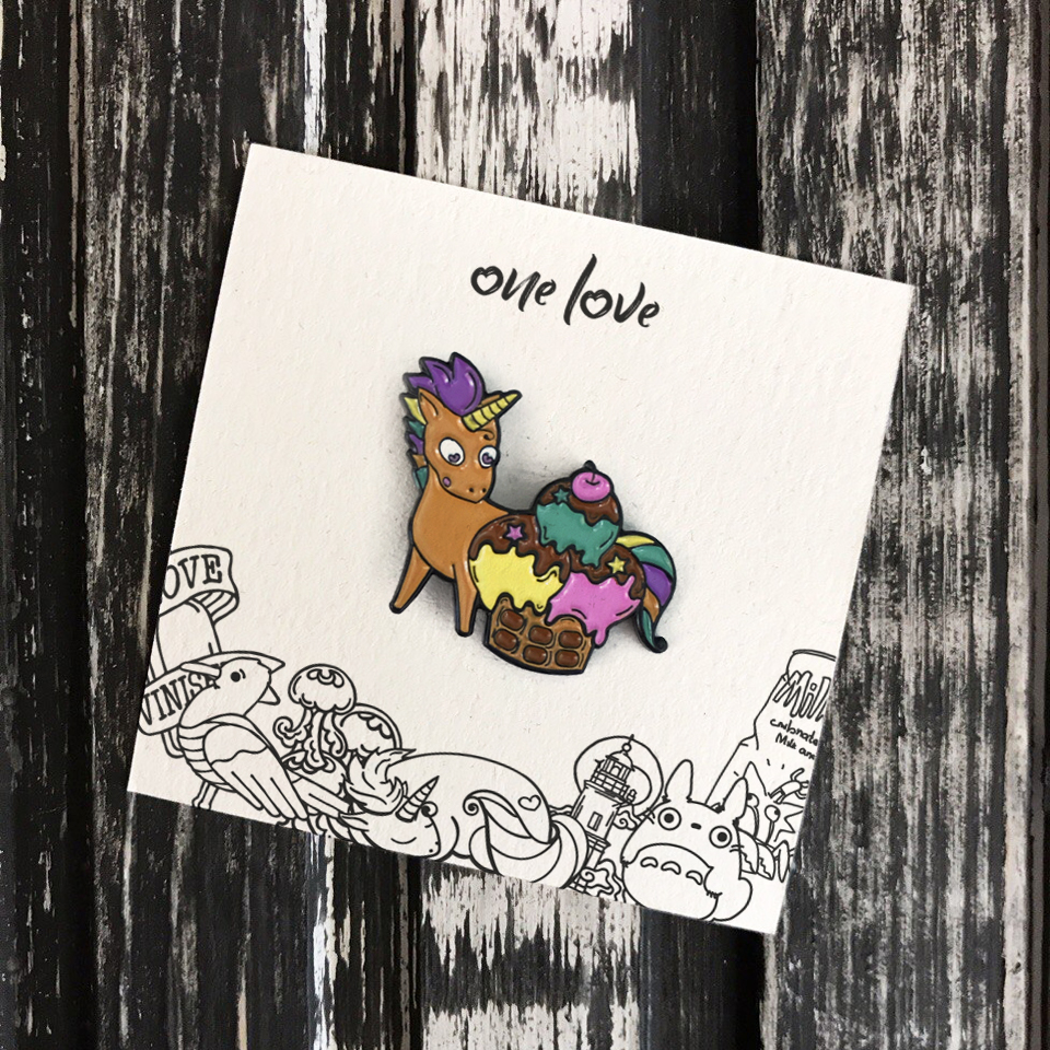 Значок-пин Единорог с мороженым