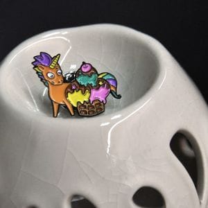 Значок-пин Единорог с мороженым