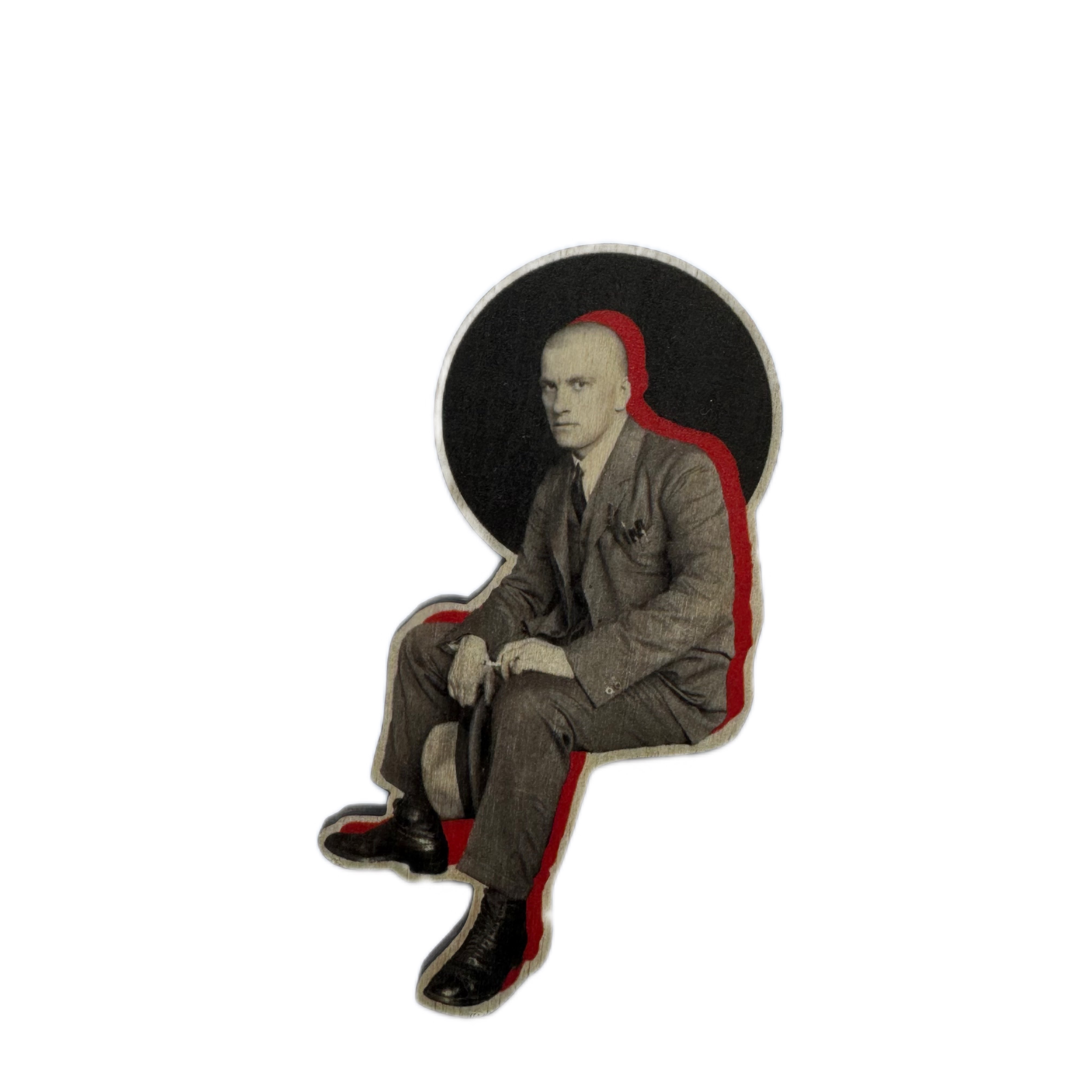 Магнит Родченко. Маяковский сидит