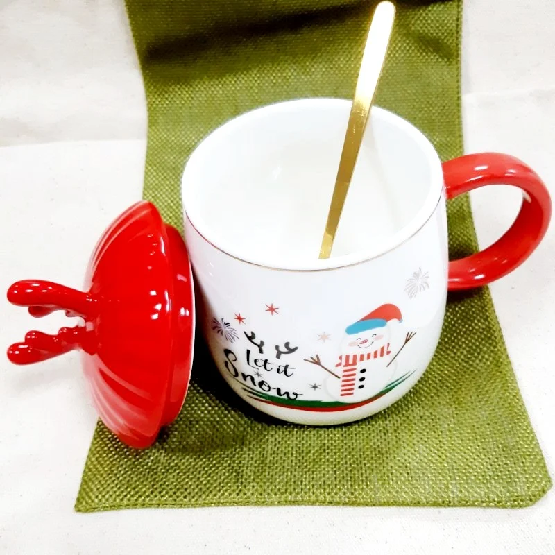 Кружка 3D с крышкой Снеговик (17177)