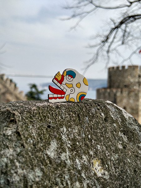 Брошь Череп ацтеков