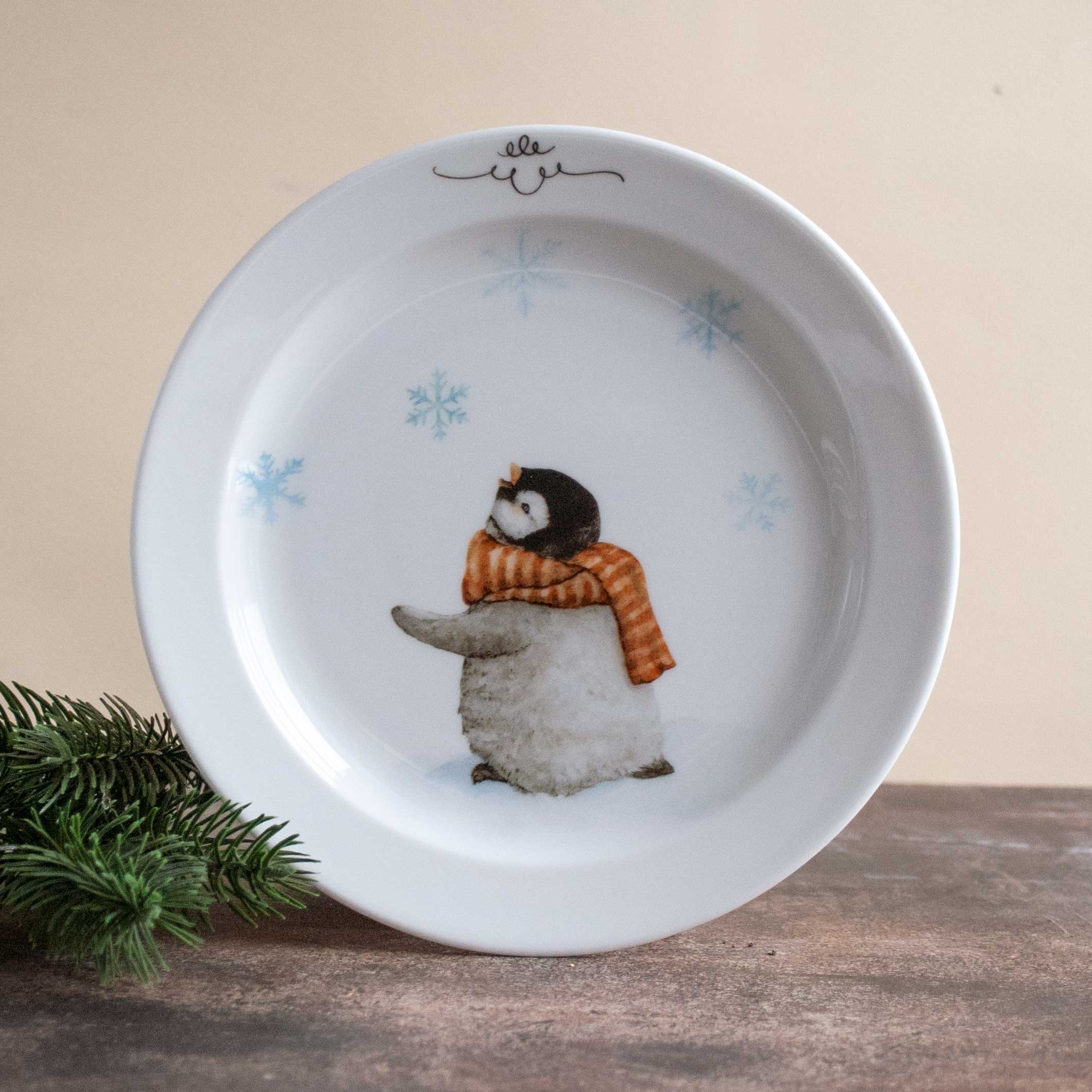 Тарелка Пингвиненок и снежинки, 20 см.