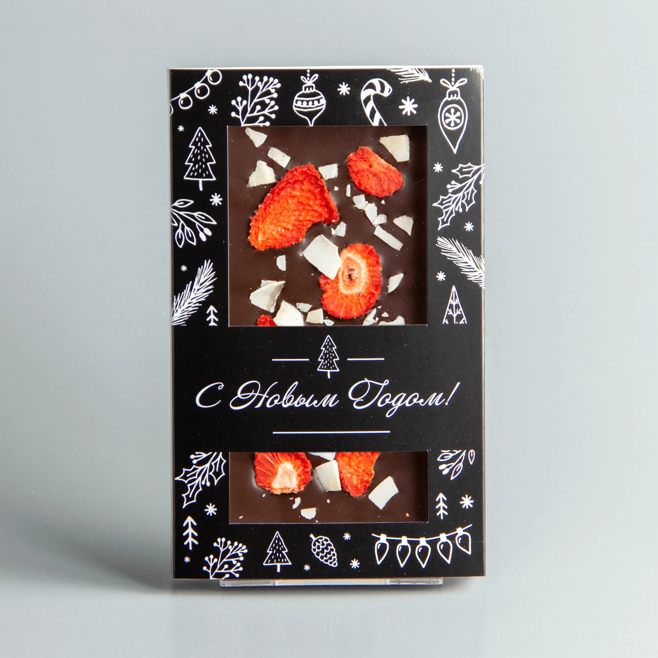 Тёмный шоколад с клубникой и кокосом НГ25