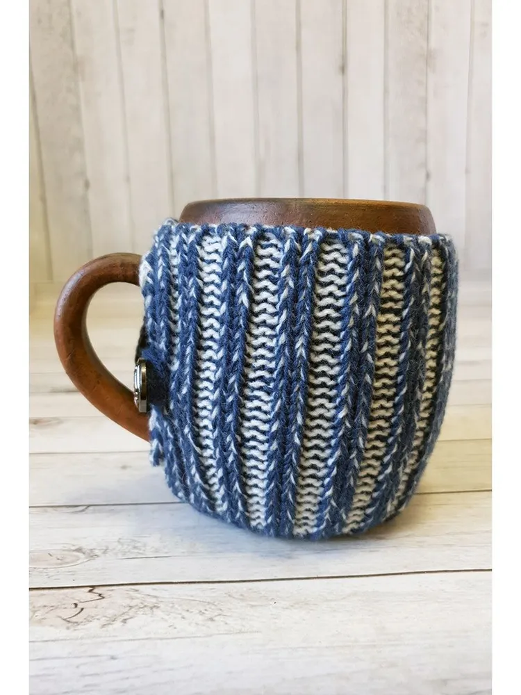 Вязаная кружка с ручкой Лаванда