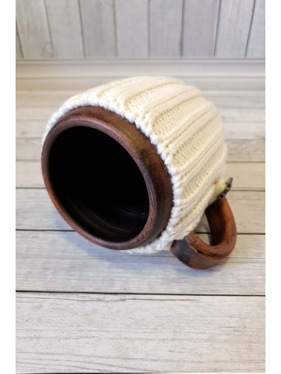 Вязаная кружка с ручкой Молочная