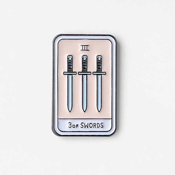 Значок эмалированный Таро Мечи