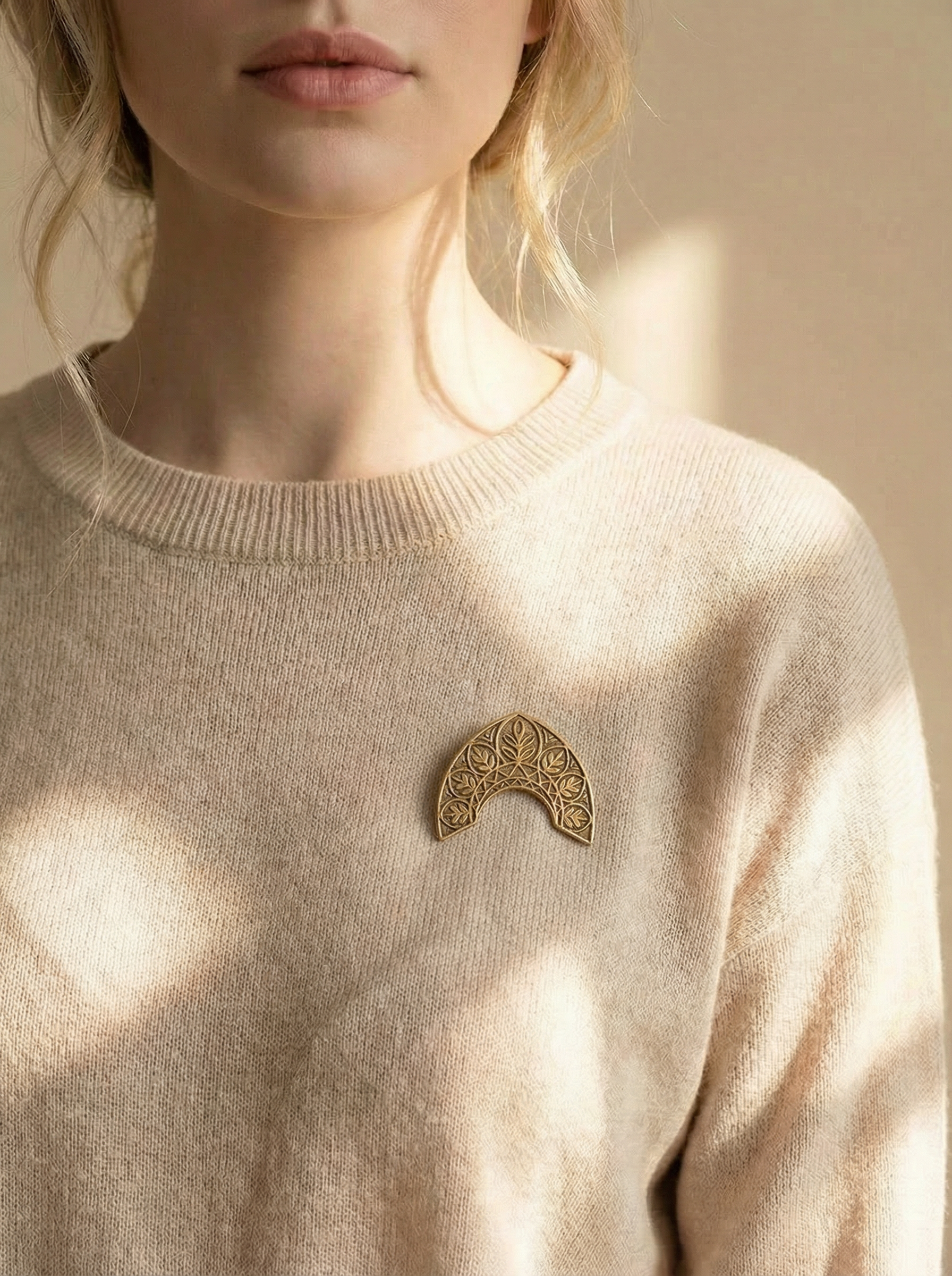 Брошь Кокошник Поле (золотистый)