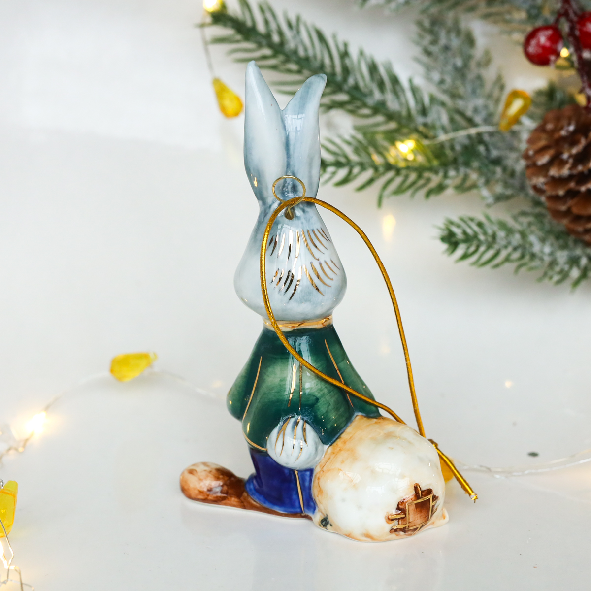 Елочная игрушка Заяц с мешком