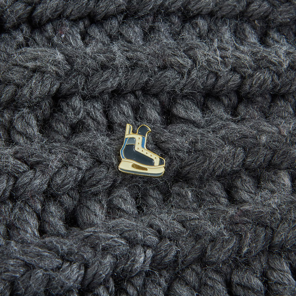 Значок PinPinPin Коньки черные