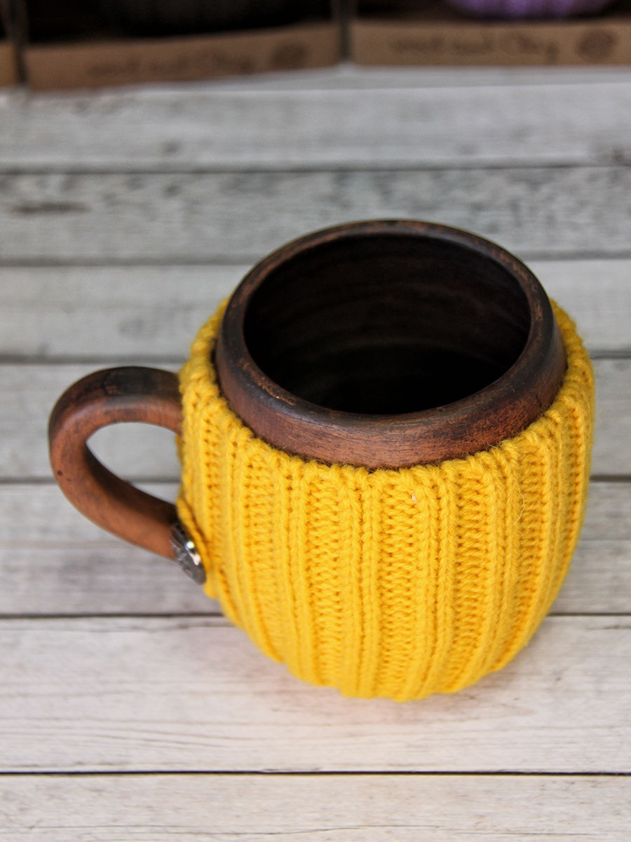 Вязаная кружка с ручкой Раф