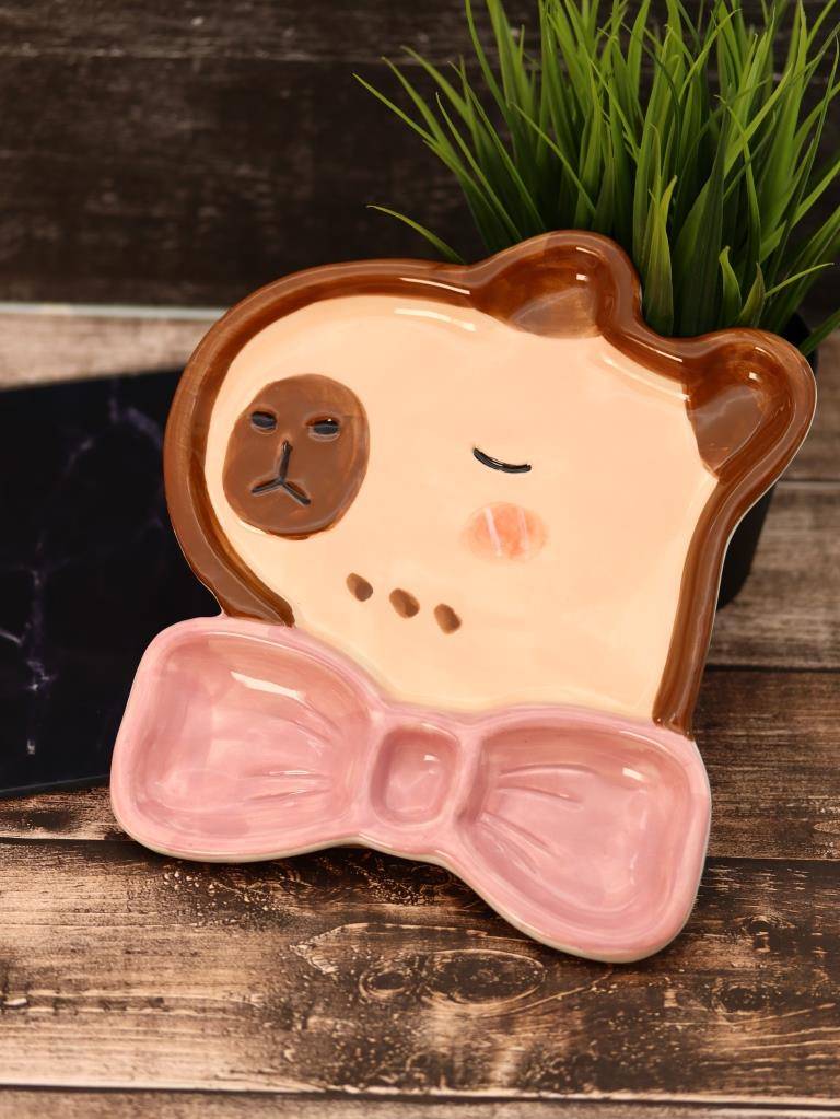 Тарелка керамическая Capybara bow tie