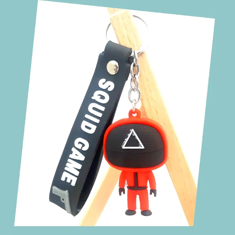 Брелок объемный Игра в кальмара. Солдат (53731)