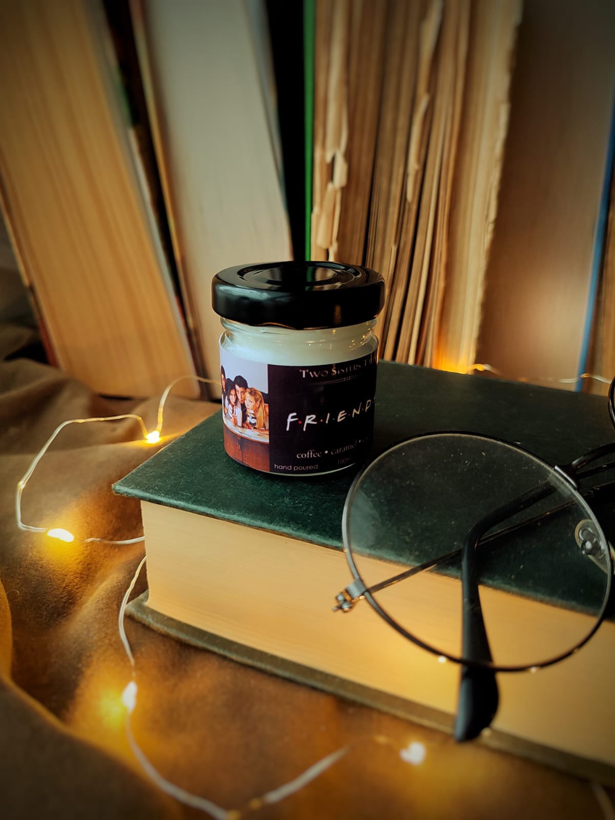 Ароматическая свеча TST Друзья, 40 мл.