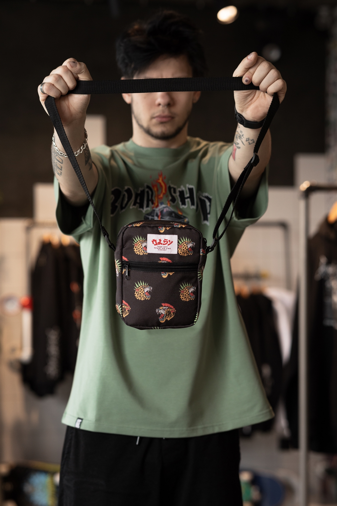 Сумка-мессенджер Oldy (черный, тигр)