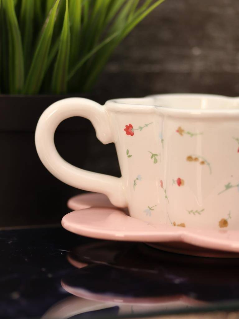 Кружка керамическая с блюдцем Cozy dishes (white)