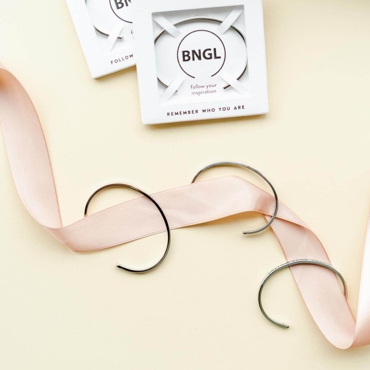 Браслет Живи тем, что любишь