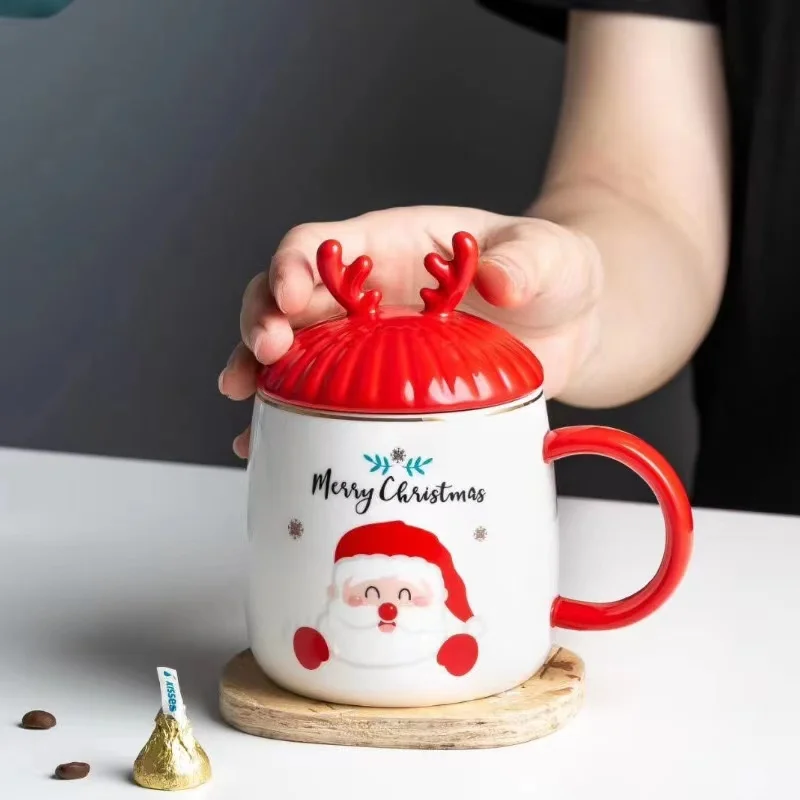 Кружка 3D с крышкой Дед Мороз (17184)