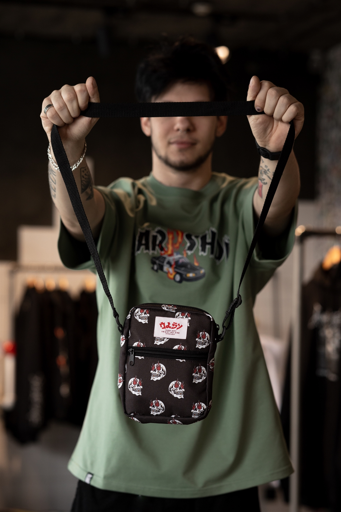 Сумка-мессенджер Oldy (черный, горящий череп)