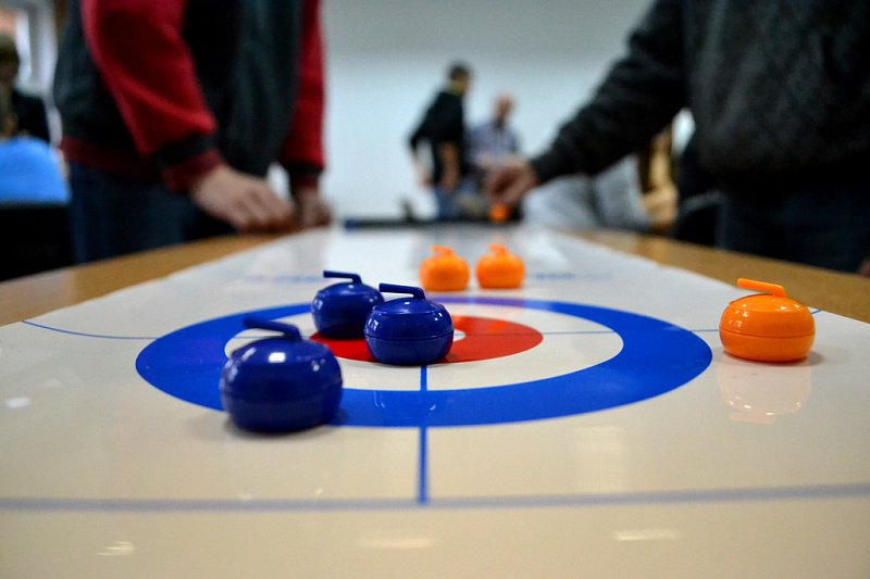 Игра Нано-Кёрлинг в тубусе	