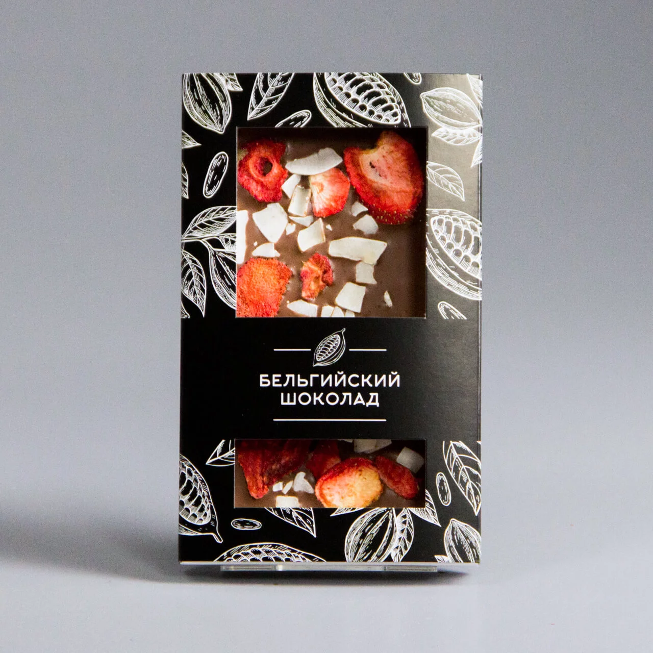 Молочный шоколад с клубникой и кусочками кокоса 12