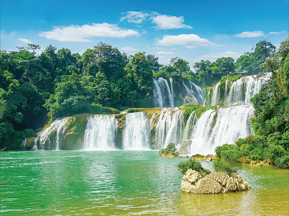 Алмазная мозаика Величественный водопад 40х50 см