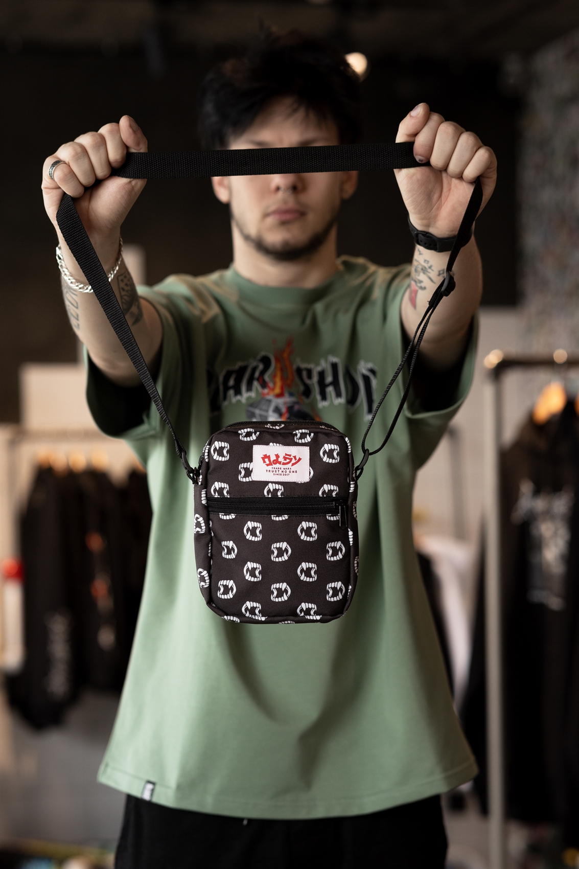 Сумка-мессенджер Oldy (черный,челюсти)