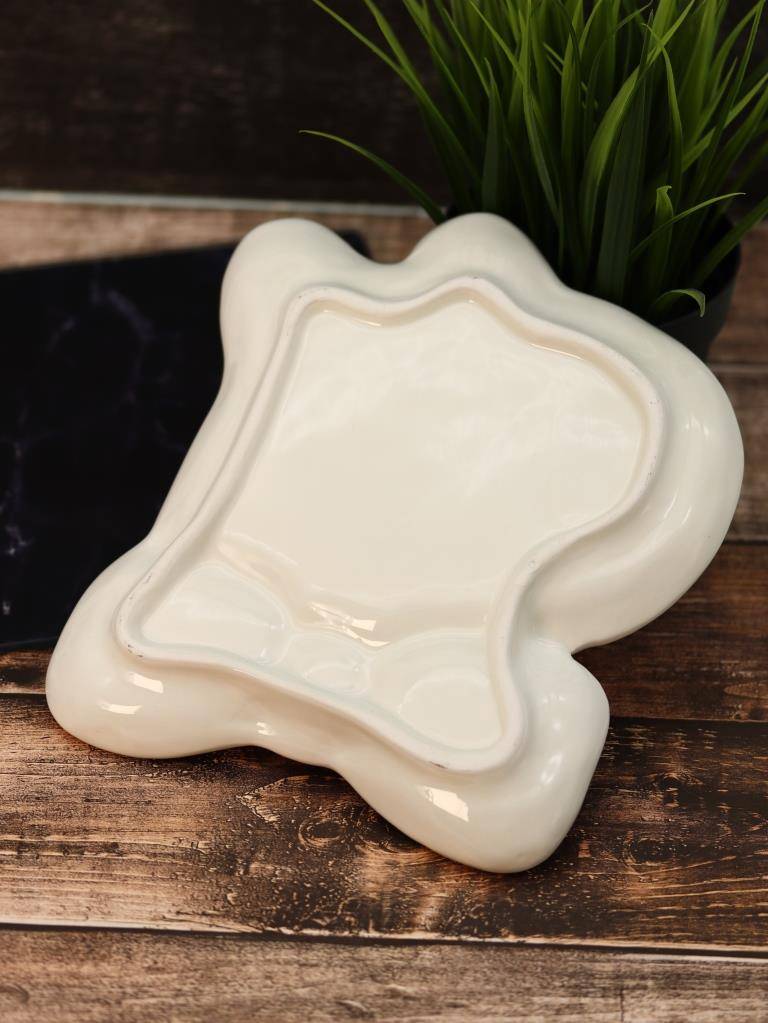 Тарелка керамическая Capybara bow tie