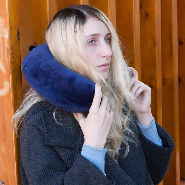 Подушка для путешествий Однотонная (синяя)