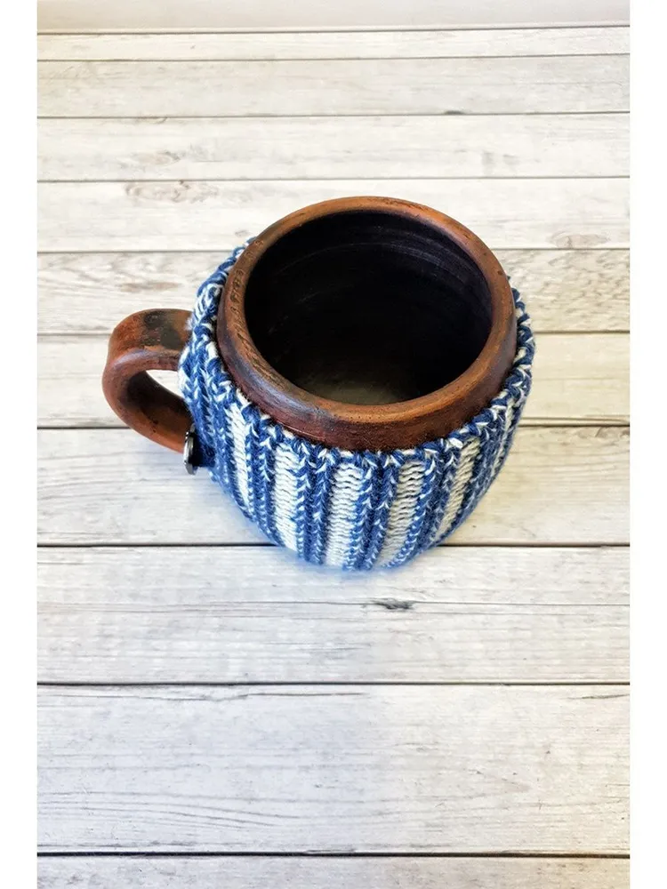 Вязаная кружка с ручкой Лаванда