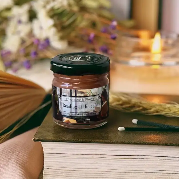 Ароматическая свеча Reading at the cafe 40 мл.