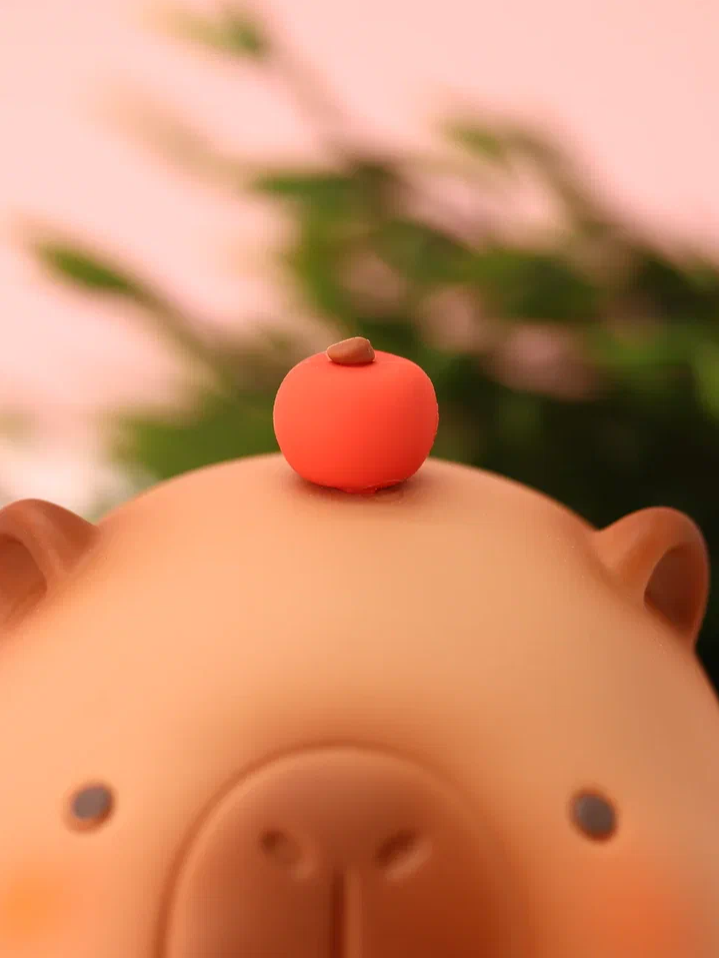 Копилка Capybara with apple